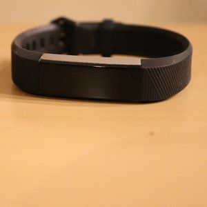 FitBit Ulta HR with Charging cable